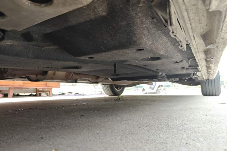 Used Buick GL8 2017 ES 28T Comfort Model China V Standard Chassis Front Left