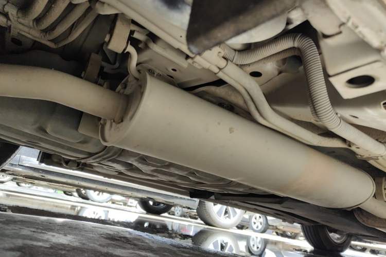 Used Buick GL8 2017 ES 28T Comfort Model China V Standard Chassis Front Right