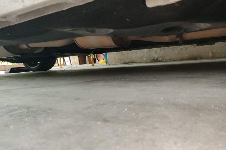 Used Buick GL8 2017 ES 28T Flagship Model China V Standard Chassis Front Right