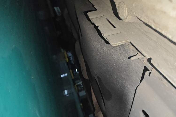 Used Buick GL8 2017 ES 28T Premium Version China V Standard Chassis Front Right