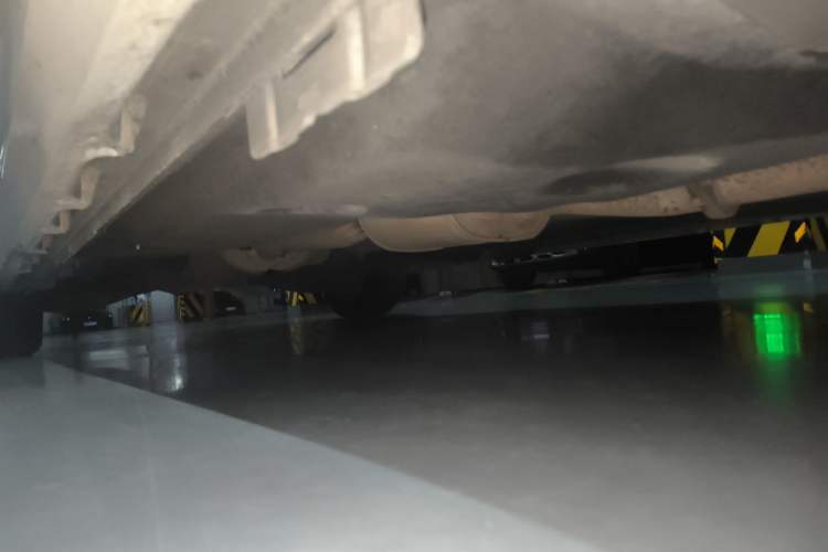 Used Buick GL8 2017 ES 28T Comfort Model China V Standard Chassis Front Right
