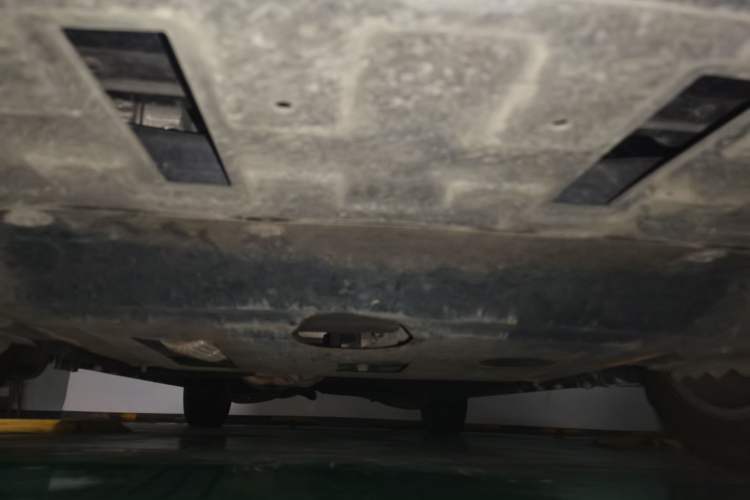 Used Buick GL8 2017 ES 28T Comfort Model China V Standard Chassis Front