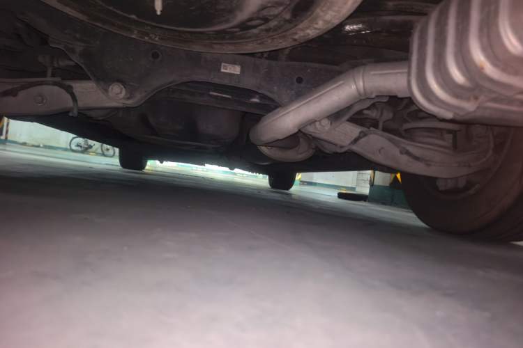 Used Buick GL8 2017 ES 28T Flagship Model China V Standard Chassis Rear