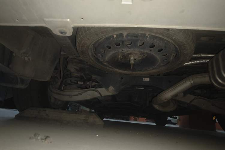 Used Buick GL8 2017 ES 28T Comfort Model China V Standard Chassis Rear