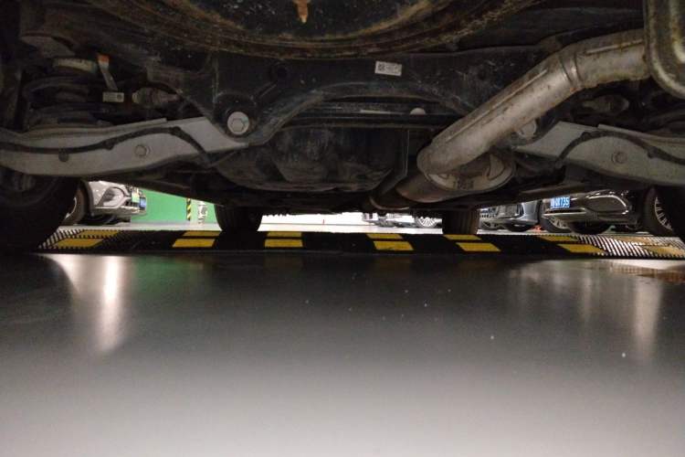 Used Buick GL8 2017 ES 28T Flagship Model China V Standard Chassis Rear
