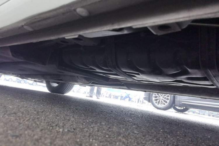 Used Buick GL8 2017 ES 28T Luxury Model China V Standard Chassis Rear Left