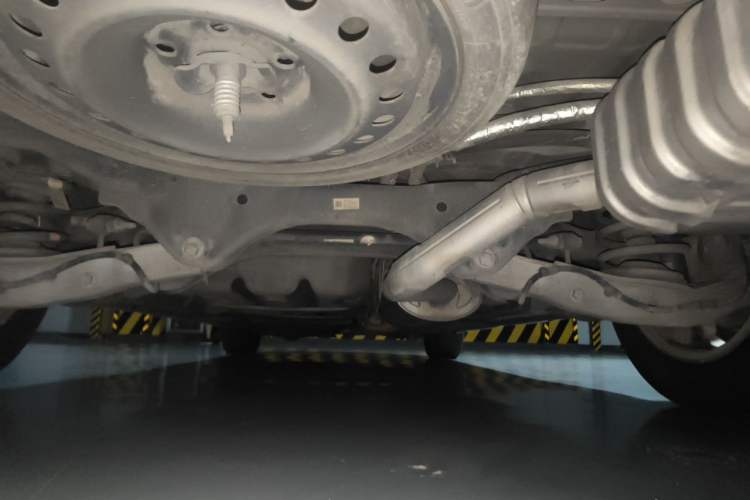 Used Buick GL8 2017 ES 28T Comfort Model China V Standard Chassis Rear