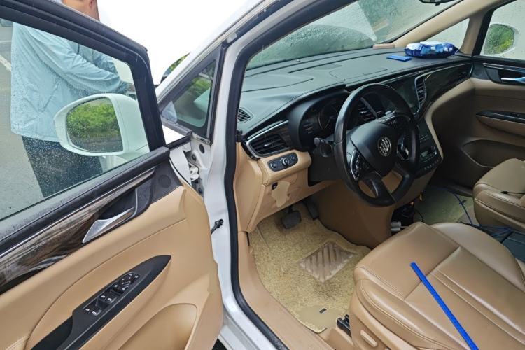Used Buick GL8 2017 ES 28T Premium Version China V Standard Driver Seat