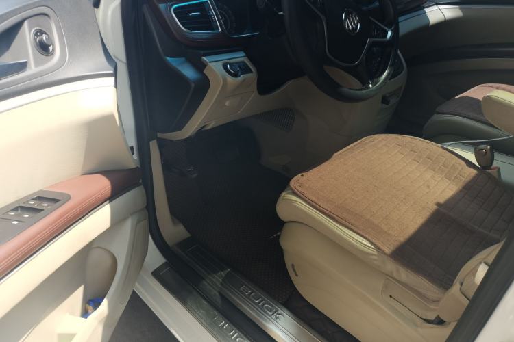 Used Buick GL8 2017 25S Luxury Version China V Standard Driver Seat