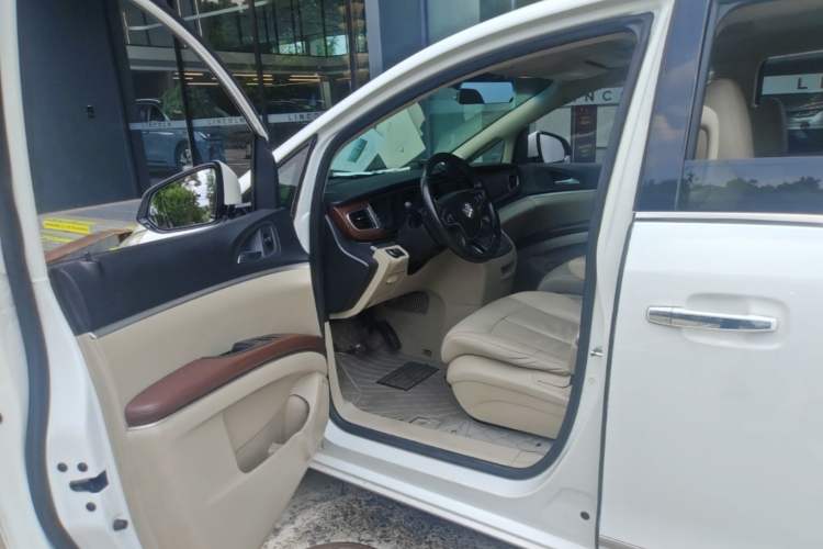Used Buick GL8 2017 25S Luxury Version China V Standard Driver Seat