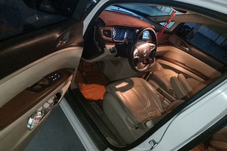 Used Buick GL8 2017 25S Luxury Version China V Standard Driver Seat