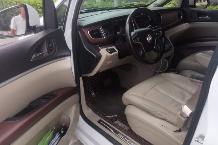 Used Buick GL8 2017 25S Prestige Version China V Standard Driver Seat
