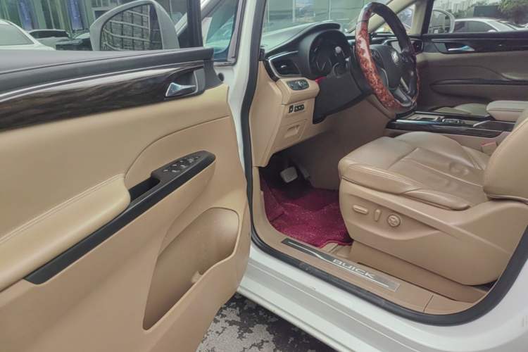Used Buick GL8 2017 ES 28T Flagship Model China V Standard Driver Seat