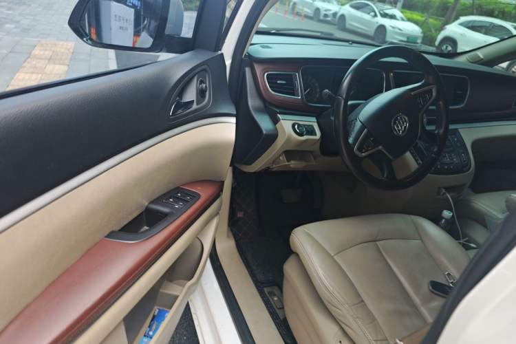 Used Buick GL8 2017 25S Luxury Version China V Standard Driver Seat