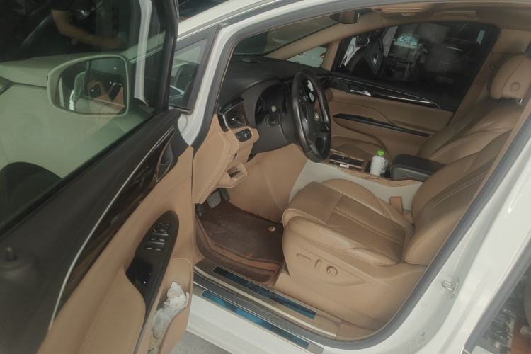 Used Buick GL8 2017 ES 28T Premium Version China V Standard Driver Seat