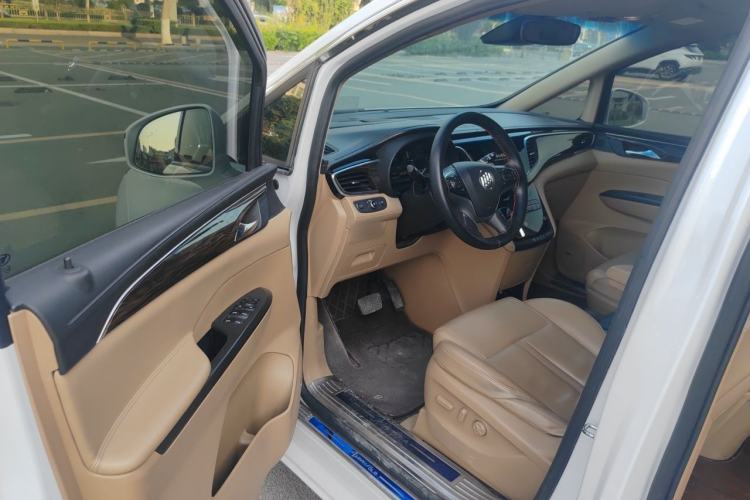 Used Buick GL8 2017 ES 28T Flagship Model China V Standard Driver Seat