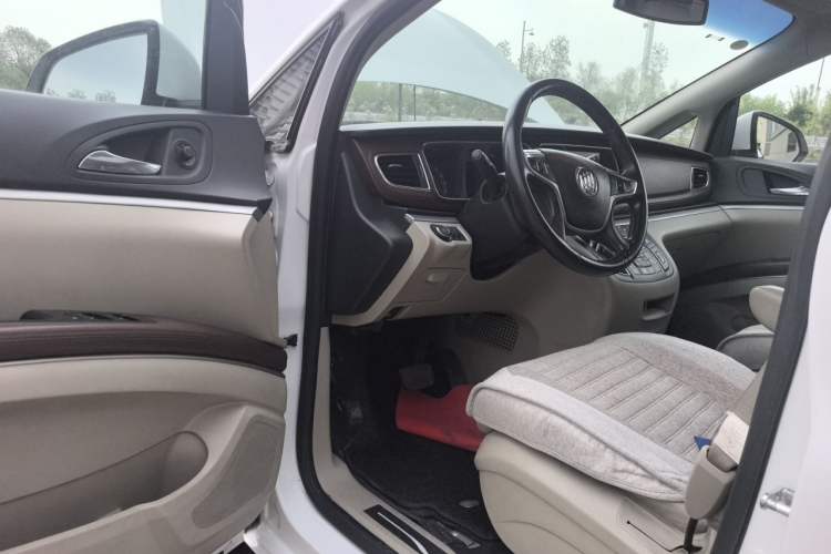 Used Buick GL8 2017 25S Prestige Version China V Standard Driver Seat