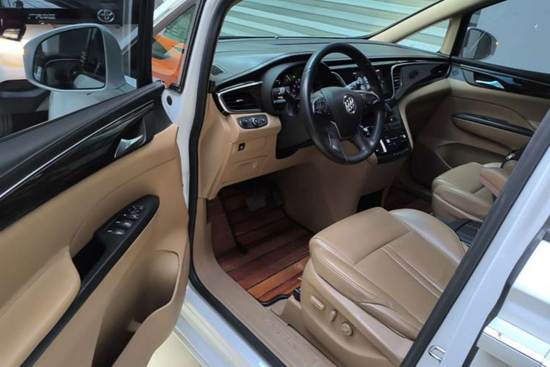 Used Buick GL8 2017 ES 28T Luxury Model China V Standard Driver Seat