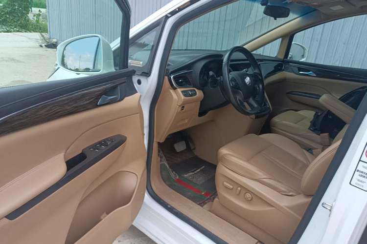 Used Buick GL8 2017 ES 28T Premium Version China V Standard Driver Seat