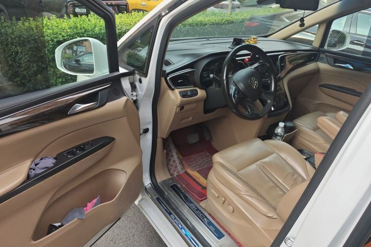 Used Buick GL8 2017 ES 28T Luxury Model China V Standard Driver Seat