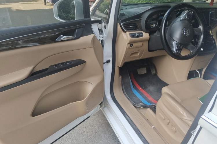 Used Buick GL8 2017 ES 28T Luxury Model China V Standard Driver Seat