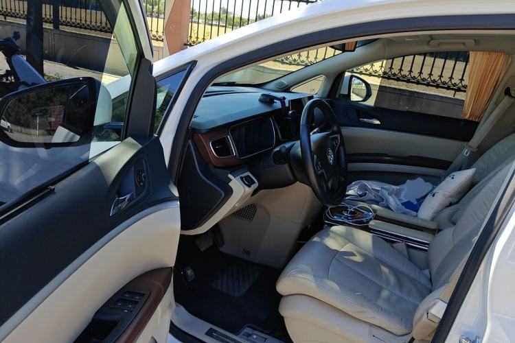 Used Buick GL8 2017 25S Prestige Version China V Standard Driver Seat