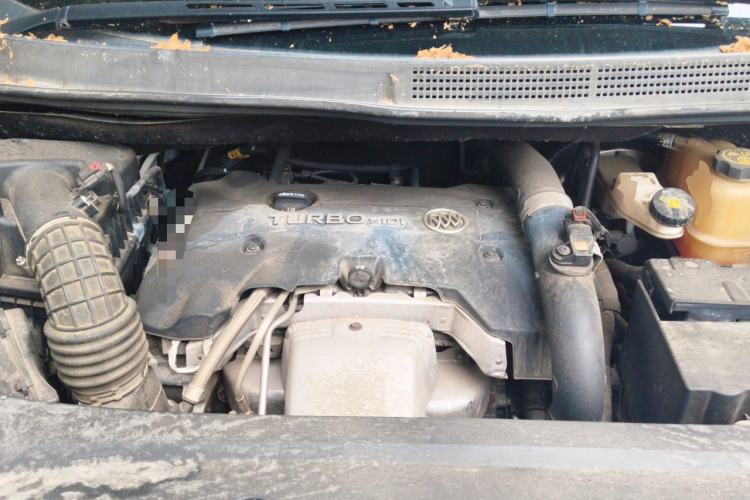 Used Buick GL8 2017 ES 28T Comfort Model China V Standard Engine Bay
