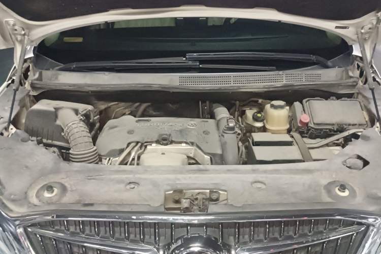 Used Buick GL8 2017 ES 28T Comfort Model China V Standard Engine Bay