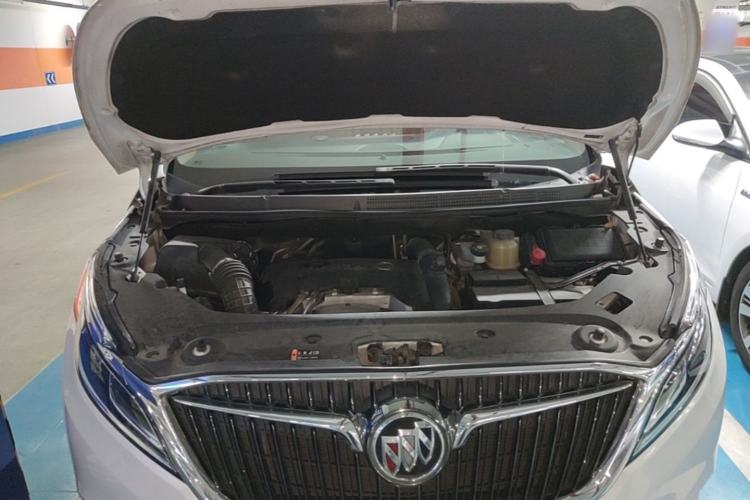 Used Buick GL8 2017 ES 28T Premium Version China V Standard Engine Bay