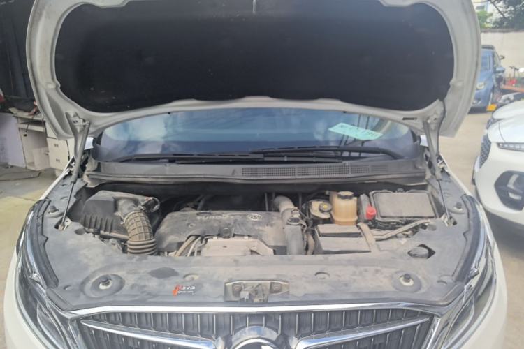 Used Buick GL8 2017 ES 28T Premium Version China V Standard Engine Bay