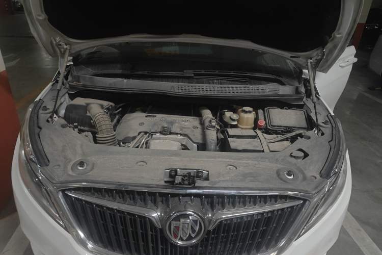 Used Buick GL8 2017 ES 28T Comfort Model China V Standard Engine Bay