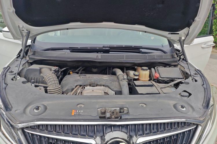 Used Buick GL8 2017 ES 28T Flagship Model China V Standard Engine Bay