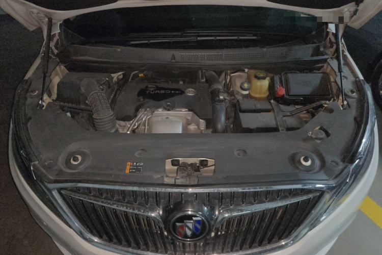 Used Buick GL8 2017 ES 28T Flagship Model China V Standard Engine Bay