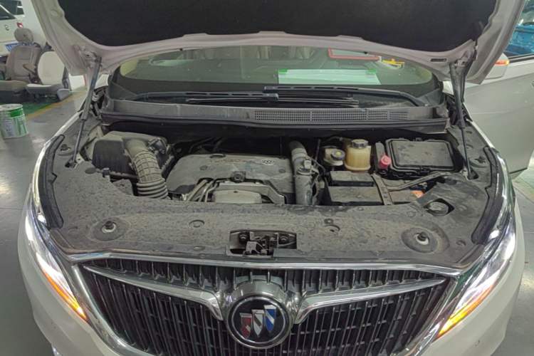 Used Buick GL8 2017 ES 28T Flagship Model China V Standard Engine Bay