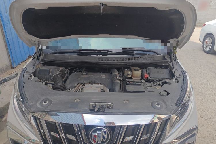 Used Buick GL8 2017 ES 28T Comfort Model China V Standard Engine Bay