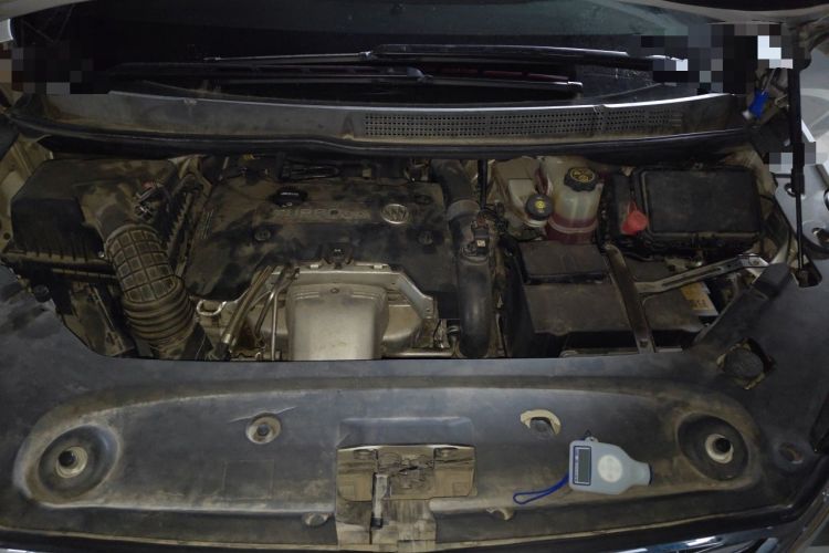 Used Buick GL8 2017 ES 28T Luxury Model China V Standard Engine Bay