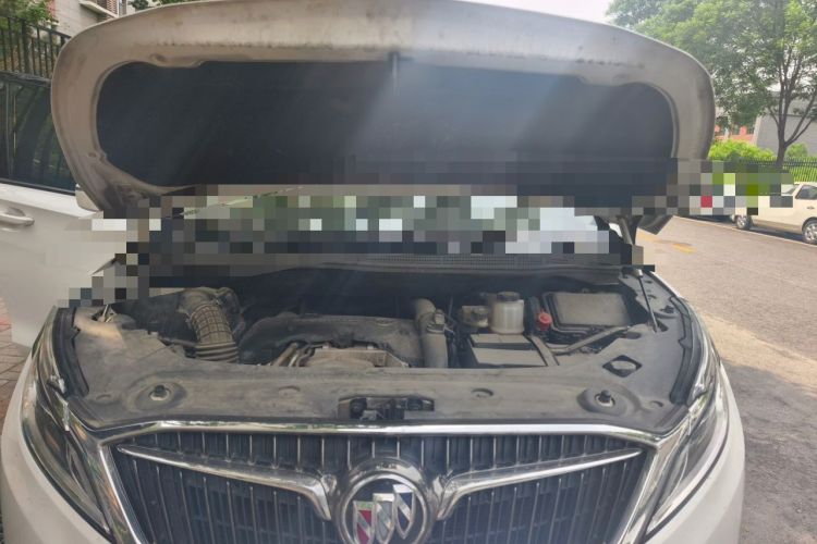 Used Buick GL8 2017 ES 28T Comfort Model China V Standard Engine Bay