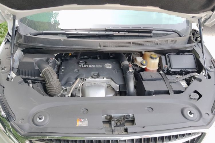 Used Buick GL8 2017 ES 28T Premium Version China V Standard Engine Bay