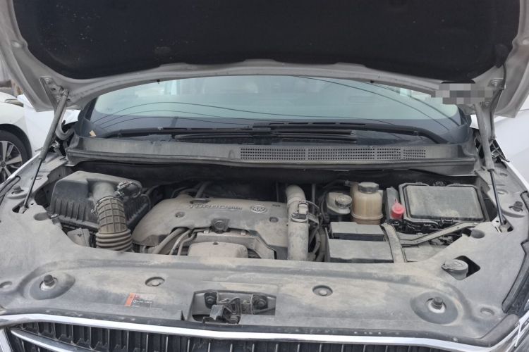 Used Buick GL8 2017 ES 28T Flagship Model China V Standard Engine Bay