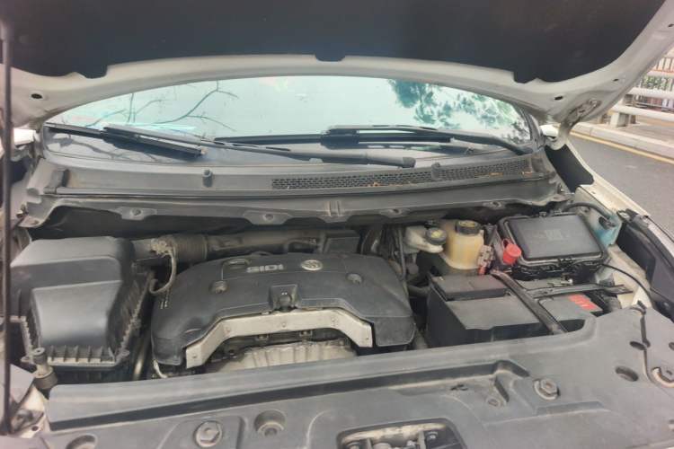 Used Buick GL8 2017 25S Luxury Version China V Standard Engine Bay