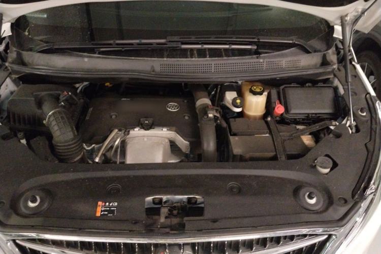 Used Buick GL8 2017 ES 28T Flagship Model China V Standard Engine Bay