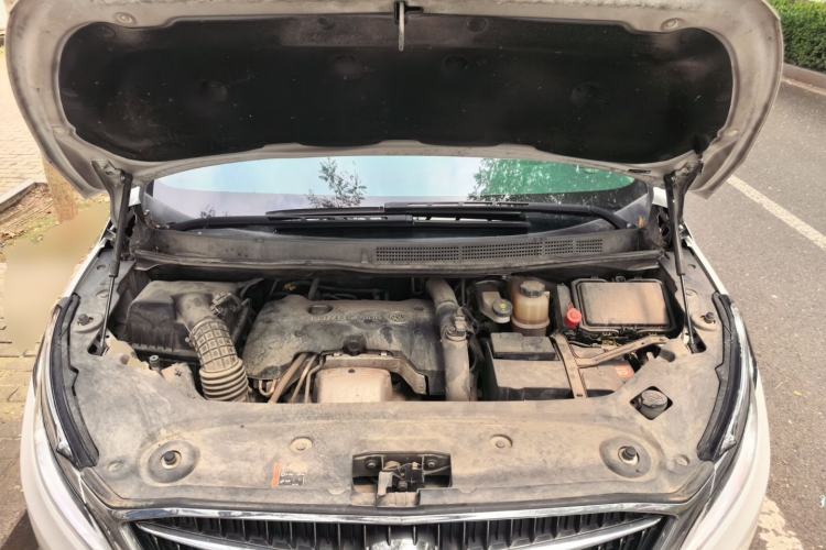 Used Buick GL8 2017 ES 28T Comfort Model China V Standard Engine Bay