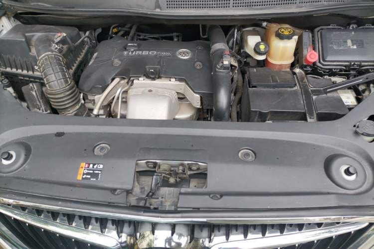 Used Buick GL8 2017 ES 28T Comfort Model China V Standard Engine Bay