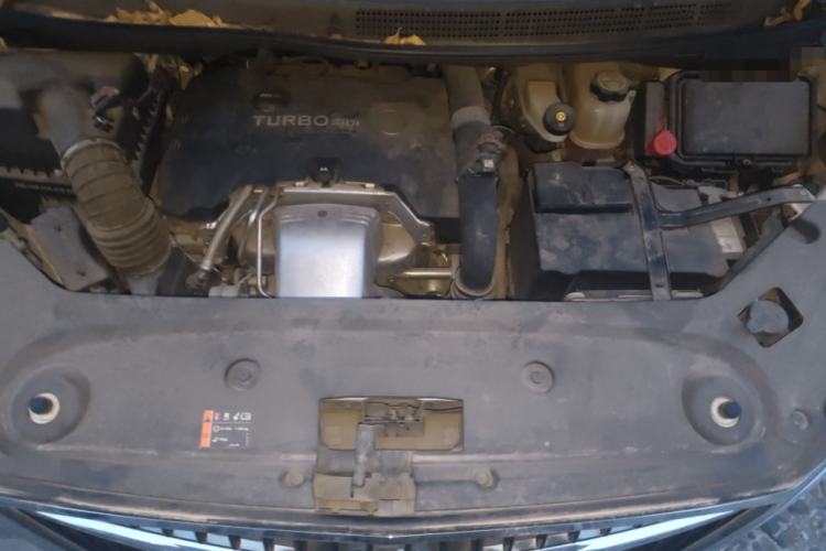 Used Buick GL8 2017 ES 28T Luxury Model China V Standard Engine Bay