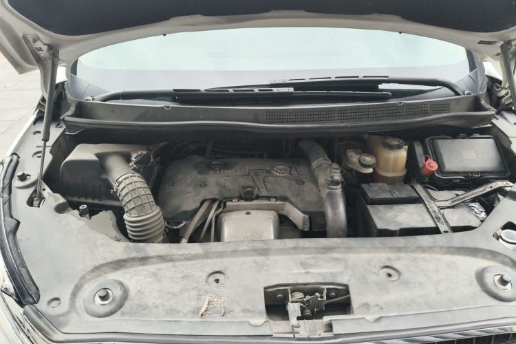 Used Buick GL8 2017 ES 28T Luxury Model China V Standard Engine Bay
