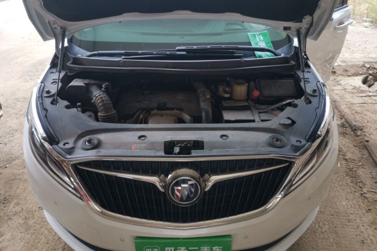 Used Buick GL8 2017 ES 28T Flagship Model China V Standard Engine Bay