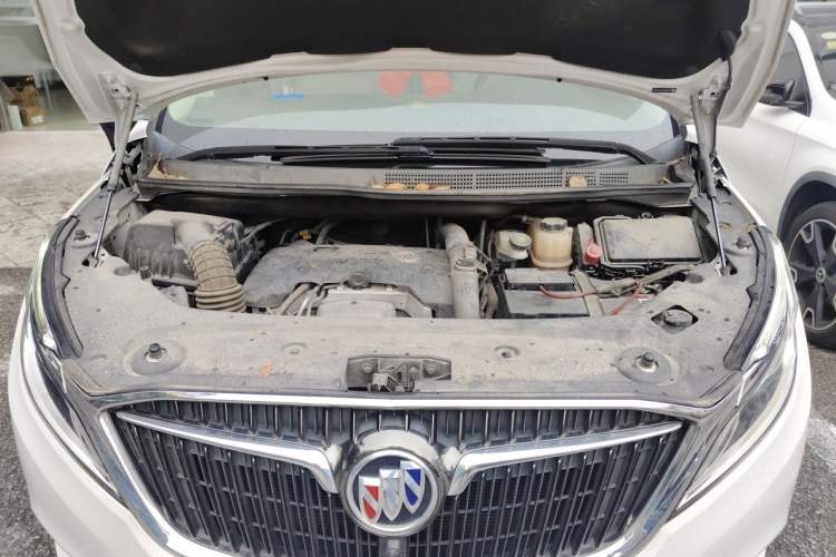 Used Buick GL8 2017 ES 28T Comfort Model China V Standard Engine Bay