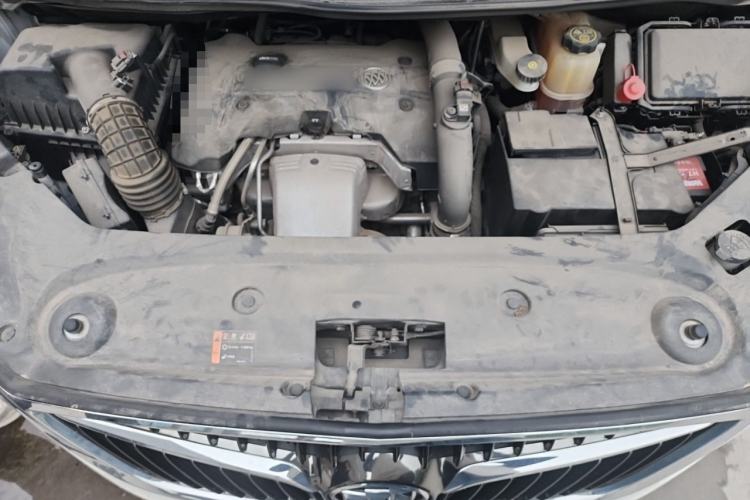 Used Buick GL8 2017 ES 28T Luxury Model China V Standard Engine Bay