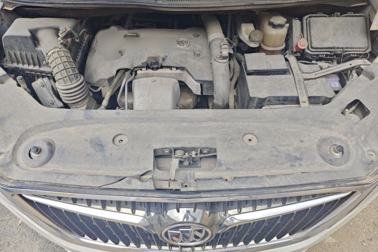 Used Buick GL8 2017 ES 28T Premium Version China V Standard Engine Bay