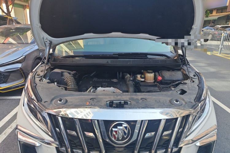 Used Buick GL8 2017 ES 28T Comfort Model China V Standard Engine Bay